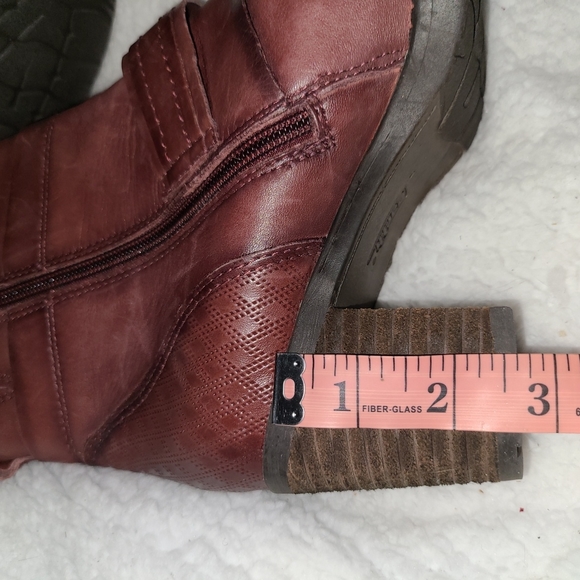 Earth Size 9.5 Dark Red Leather Booties - Picture 9 of 10